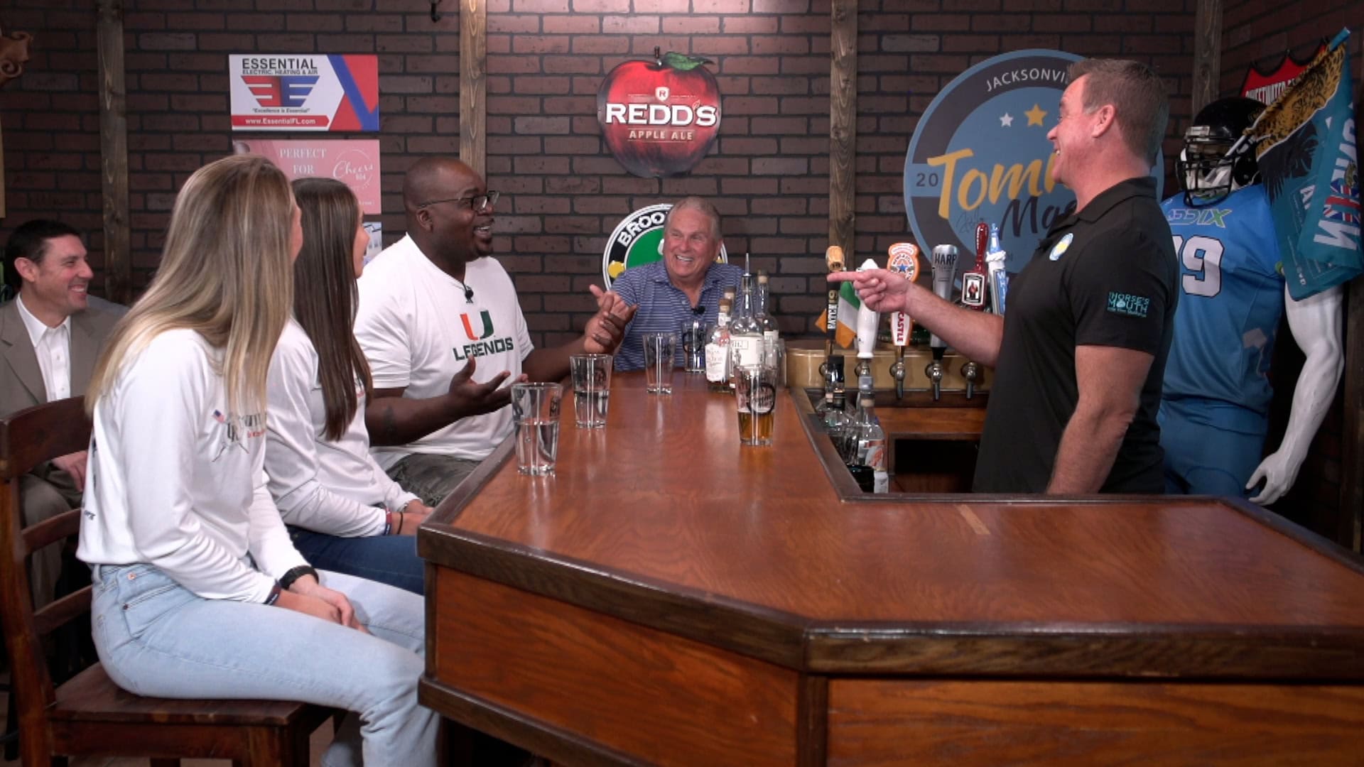 “The Horse’s Mouth” with Anna McLean, Jenny D’Anthony, Leon Searcy Jr., and Coach Dave Campo