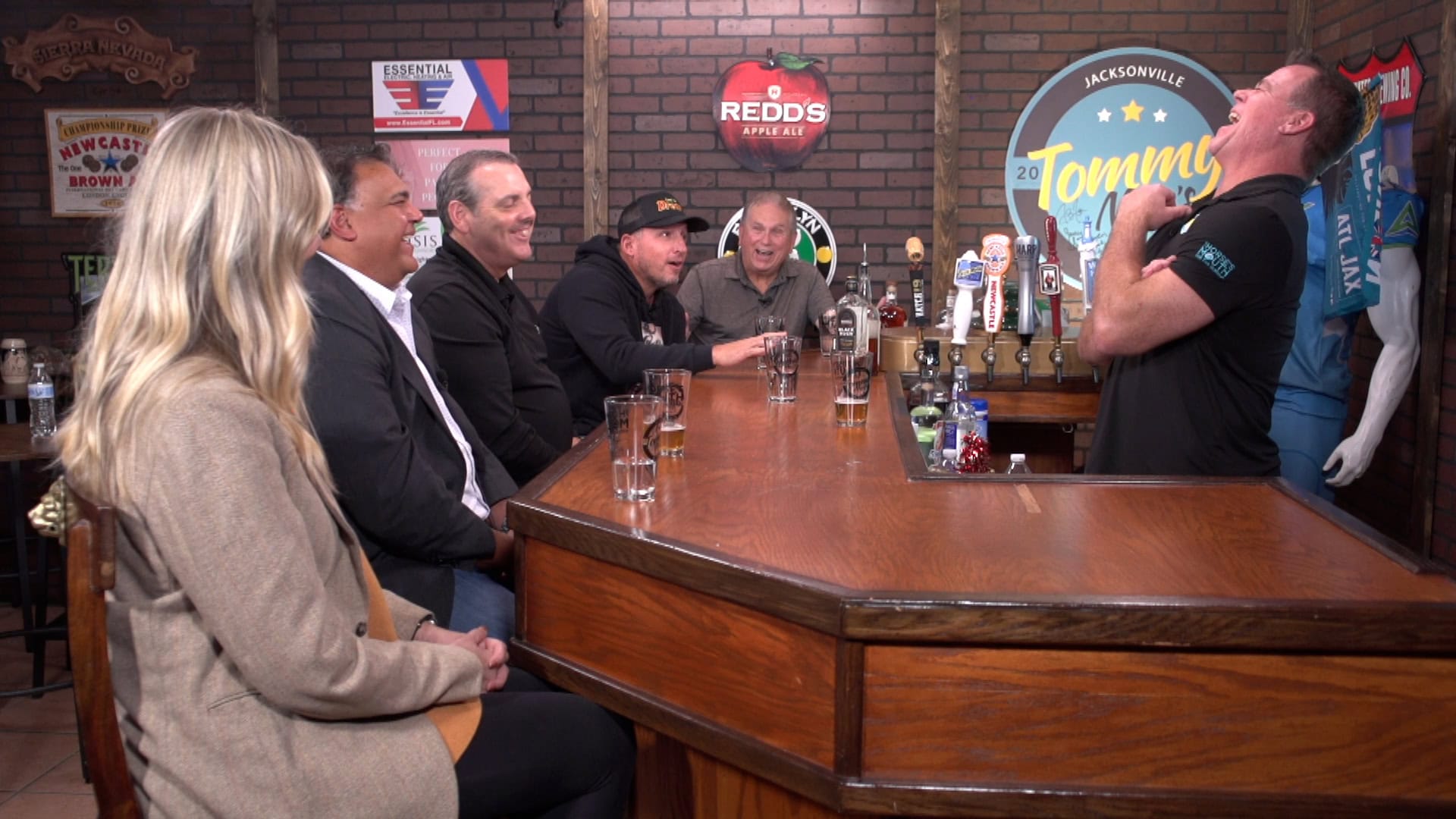 “The Horse’s Mouth” with Amy Love, Johny Helms, William Peterson, Denny Thompson, and Coach Dave Campo
