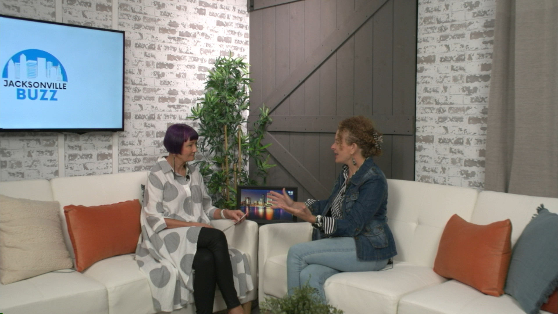 “The Jacksonville Buzz” with Tracy Whipple of SpaghettiHead Media